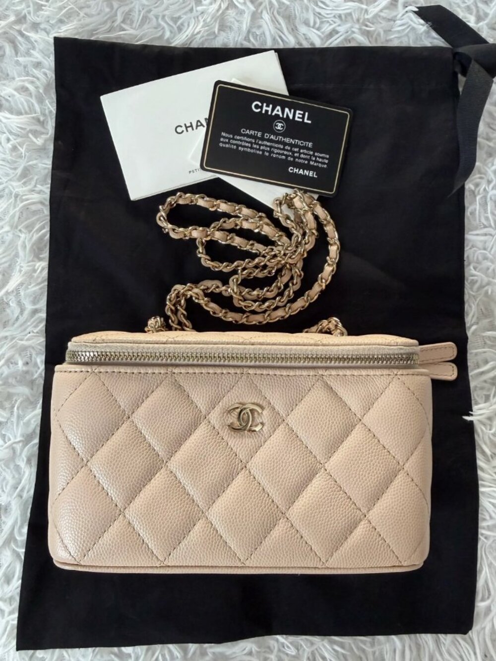 CHANEL Caviar Quilted Small Vanity Case With Chain in Light Beige